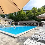 Oasis New 2025 Hotell