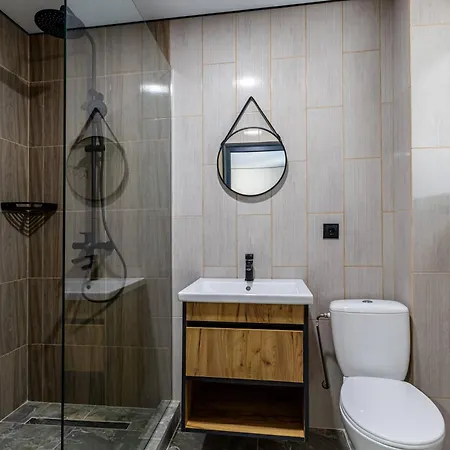 Hotel Oasis New 2025