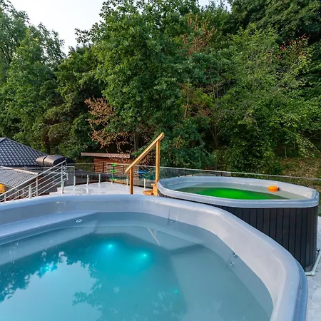 Hotel Oasis New 2025