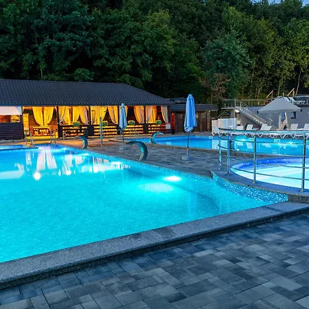 Hotel Oasis New 2025