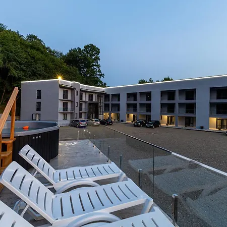 Hotel Oasis New 2025