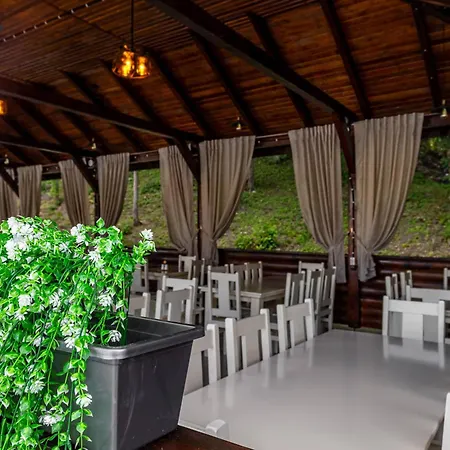 Hotel Oasis New 2025