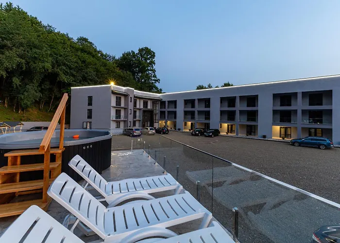 Hotel Oasis New 2025